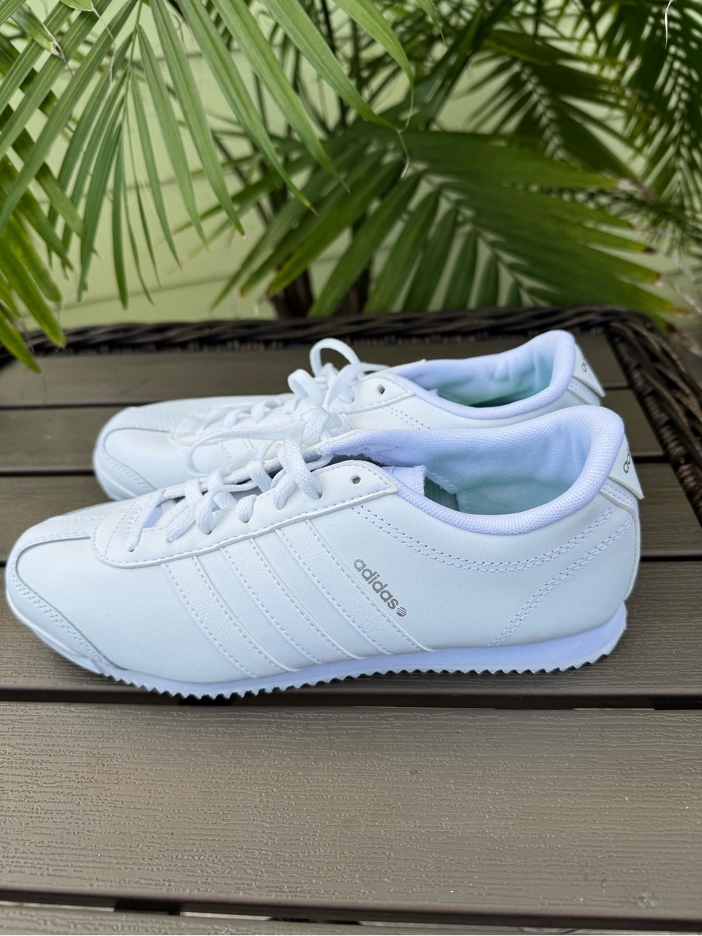 Adidas Women’s Neo Ortholite white sneakers NWOT Size 7